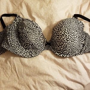 PINK Victoria's Secret Intimates & Sleepwear - Nwot Victoria secret 38DD t shirt bra PINK Victoria's Secret Intimates & Sleepwear - Nwot Victoria secret 38DD t shirt bra